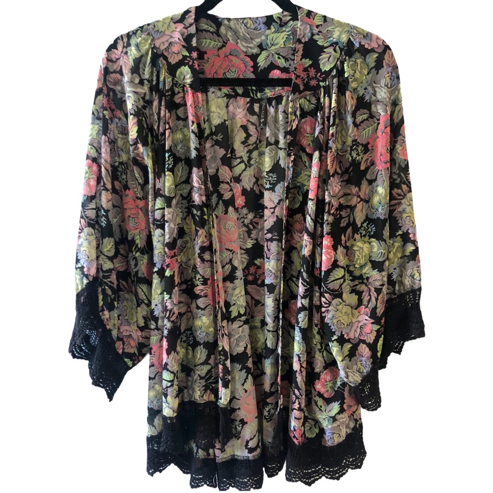 Full Tilt Floral Lace Shawl